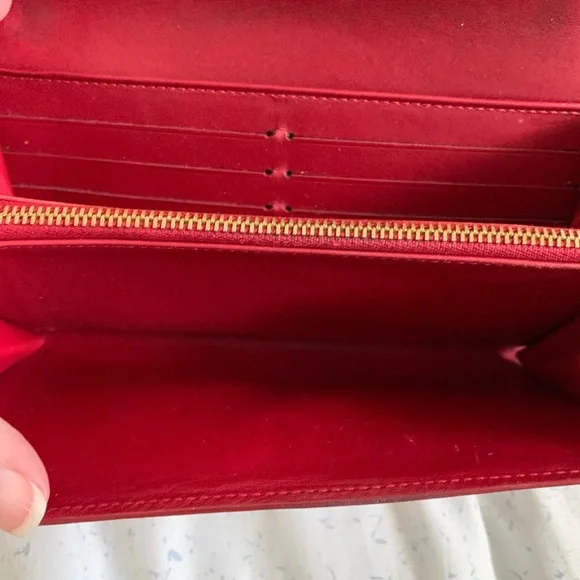 Authentic Louis Vuitton Vernis red Wallet - Picture 6 of 9